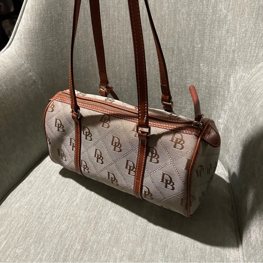 Dooney & Bourke Shoulder Bag Dooney & Bourke Barrel Bag Vintage D&B Bag Y2K - Picture 12 of 12
